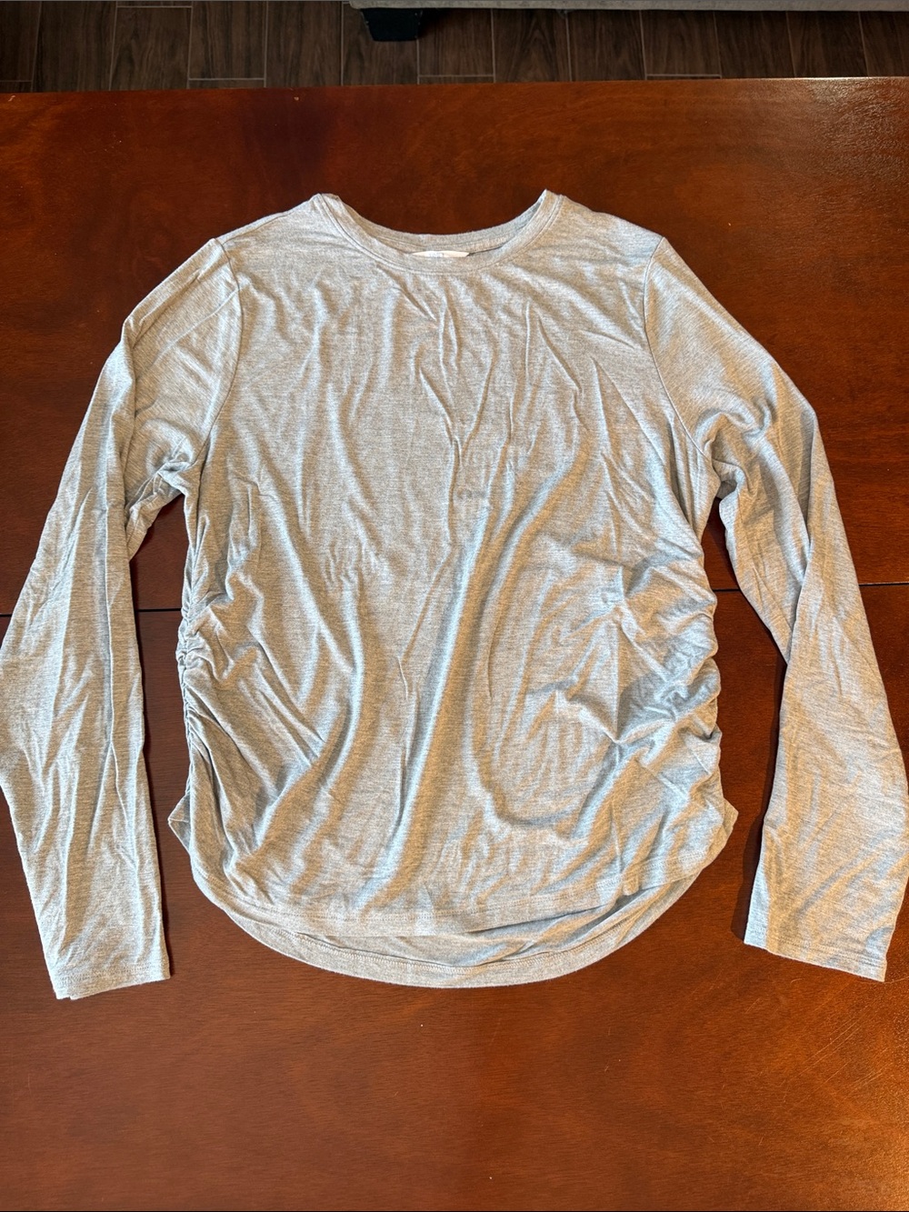 NWT Time and Tru Light Gray Long-Sleeve Ruched side Tee